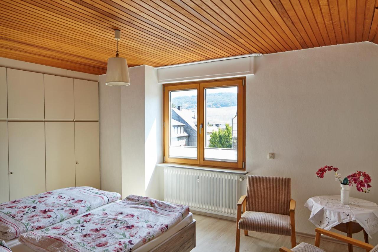 Ferienwohnung Mendgen Mit Panoramablick ベルンカステル・クース エクステリア 写真